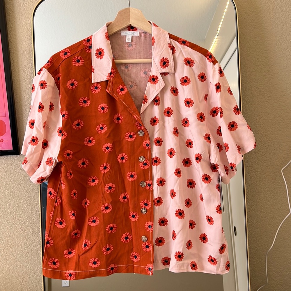 Color block daisy print cropped blouse